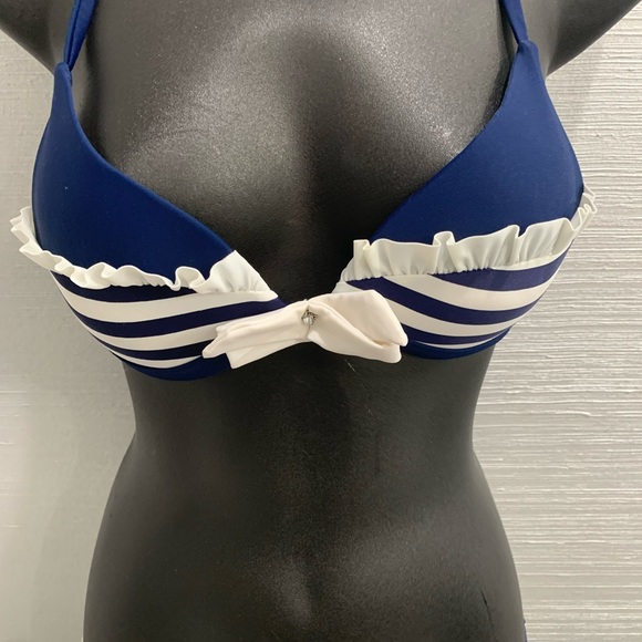 Bikini - Picture 2 of 6